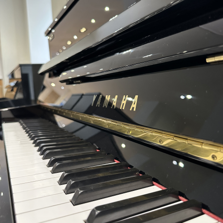 Yamaha U5 silent