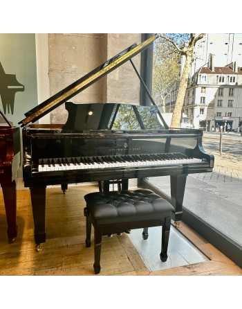 Steinway & Sons O
