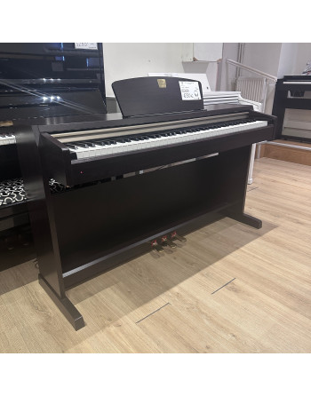 Yamaha Clavinova CLP 220