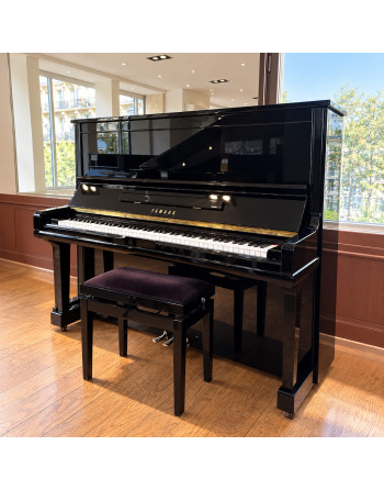 Yamaha U30A
